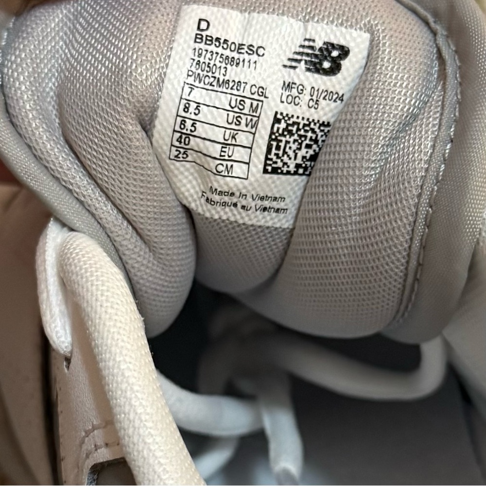 New Balance 550 Athletic Sneakers White Gray 8.5 women’s - Picture 2 of 9